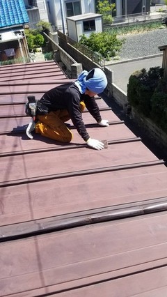 四日市市日永西の住宅の屋根塗装工事が完了しました。