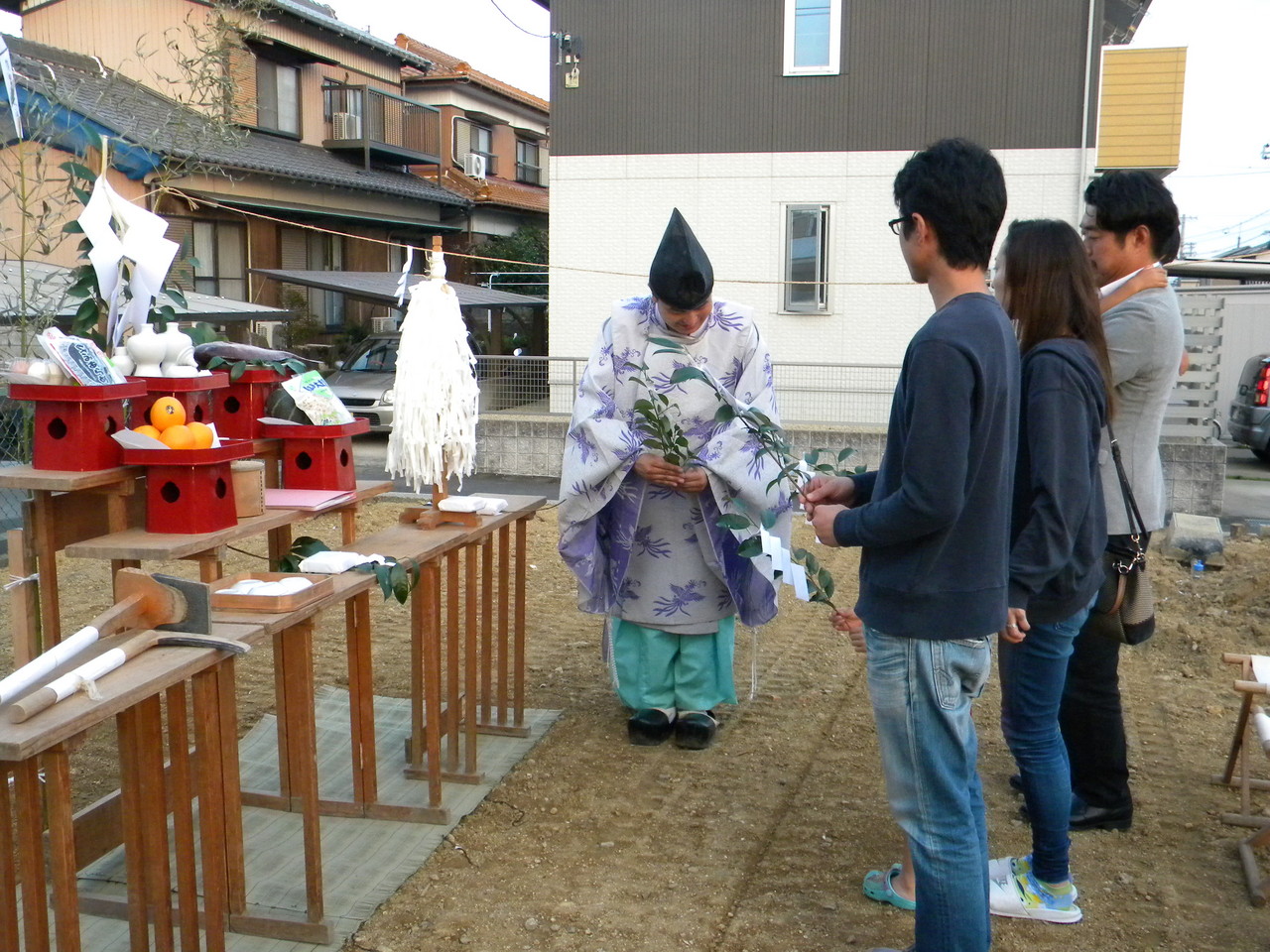 本日、鈴鹿市内で計画中のデザイン住宅の地鎮祭が行われました。