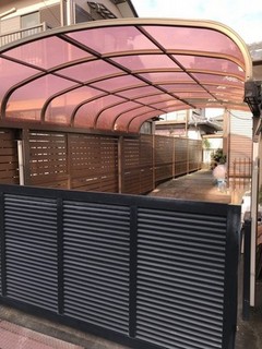 津市内で台風被害の初期対応をしたお宅のフェンス工事が完了しました。